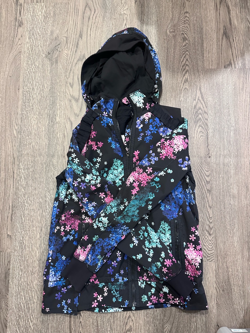 Lululemon Run: Bandit Jacket Petal Pop Multi - Size 10